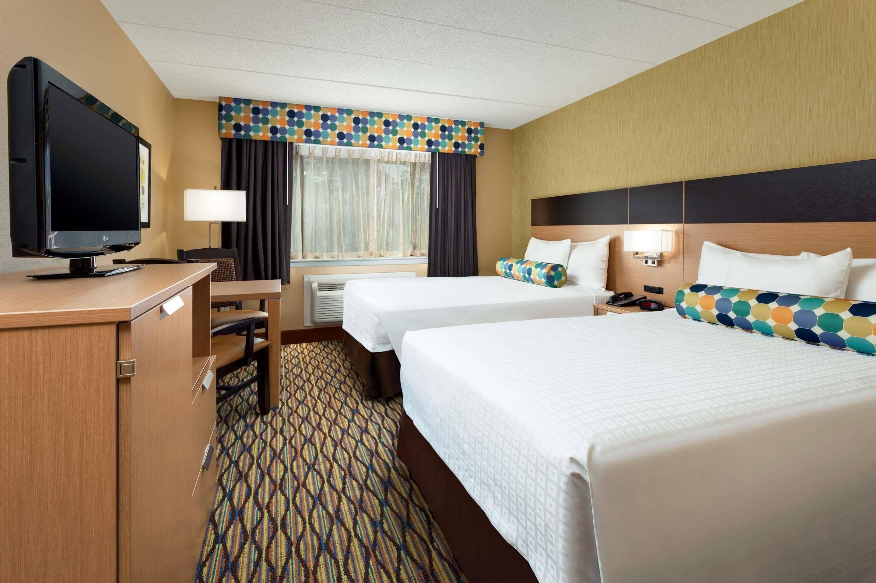 Best Western Leisure Inn Лейкууд Екстериор снимка